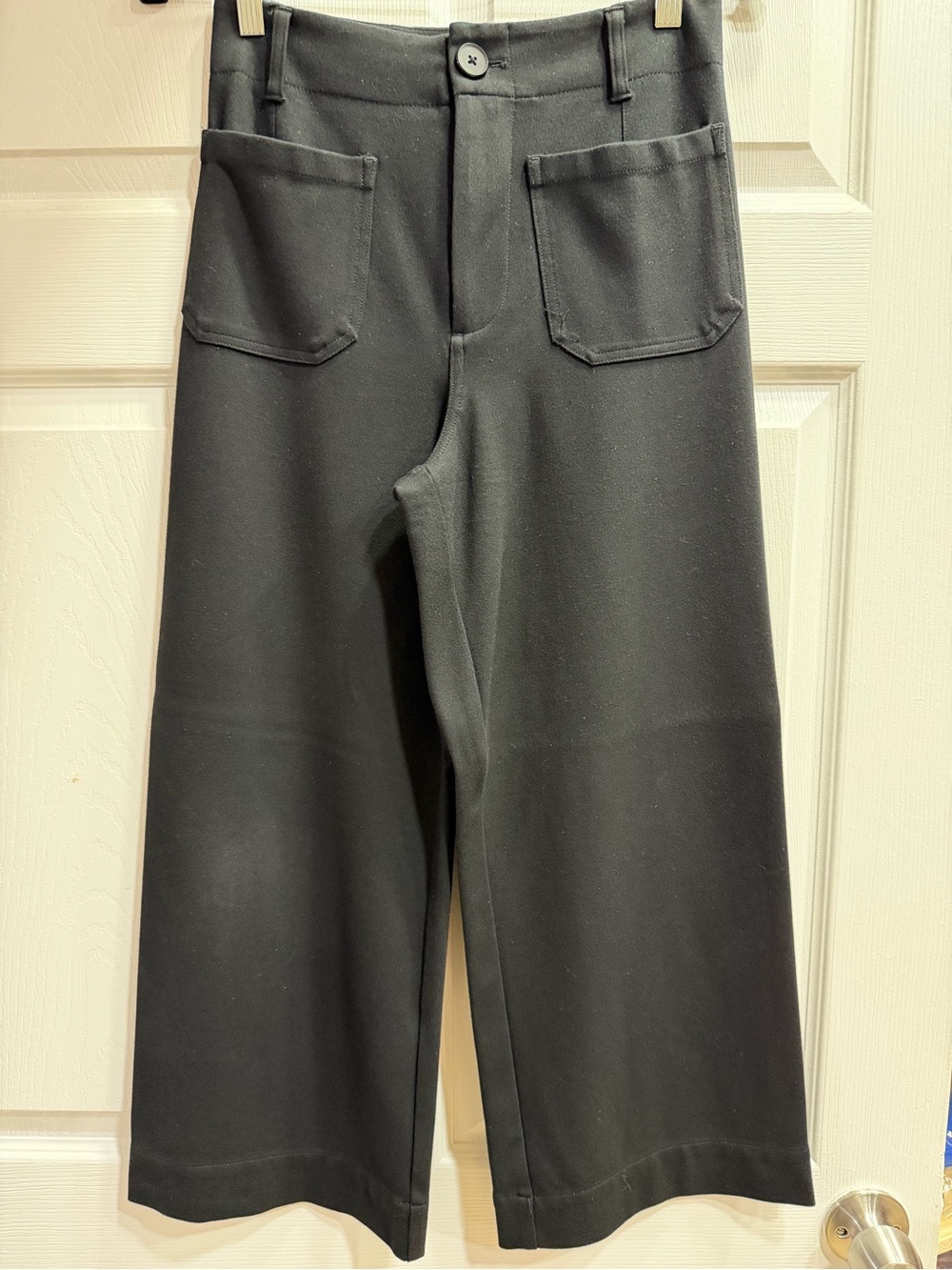 Women’s Black Wide-Leg Pants - cropped